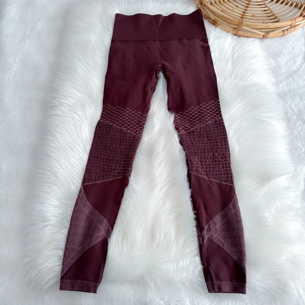 Spanx Look At Me Seamless Moto Leggings Wine Burgundy Red